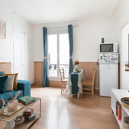 Bright & Charming In 1bdr Apartment Paris